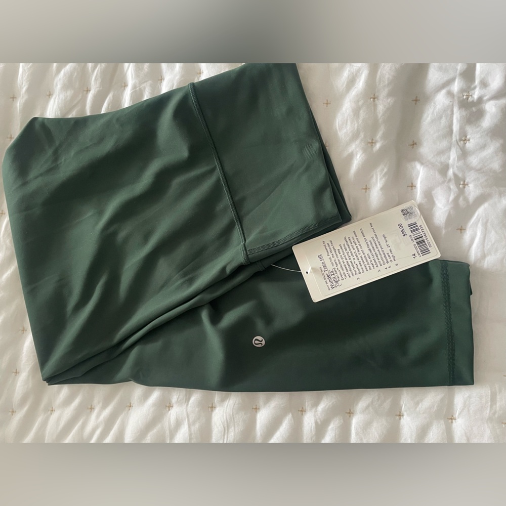 NWT -Lululemon Wunder Under 25” - size 14
